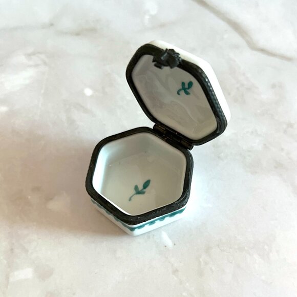 Limoges Hexagonal Rose Box: French Porcelain Trinket with Turquoise Border - Picture 5 of 5